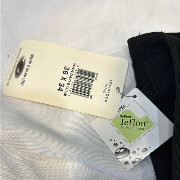 Oakley Men's Black Pants, W36”x34”L, Cargo pockets, Repel DuPont Teflon Protec - Picture 3 of 10